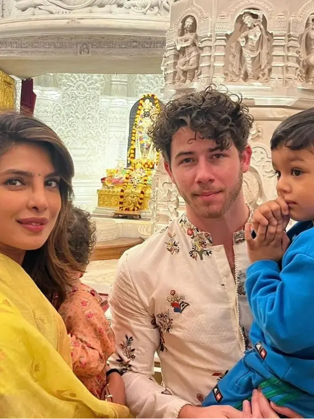 Priyanka Chopra Pulang Kampung ke India. [@priyankachopra]