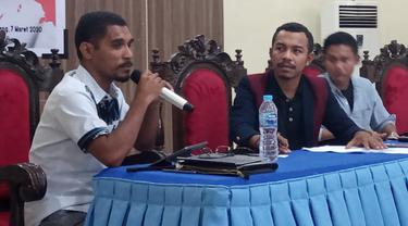 Dr. Hamzah Wulakada, S.P., M.Si, saat membawa materi dalam diskusi publik yang digelar Organisasi Pemuda NKRI. (Foto: LIputan6.com/Ola Keda)