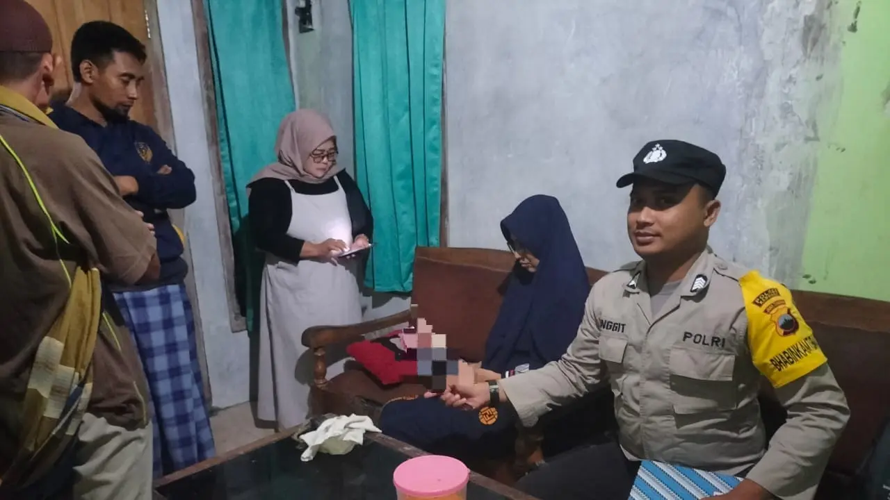 Bayi tampan ditemukan di teras rumah warga Kebumen. (Foto: Liputan6.com/Polres Kebumen)