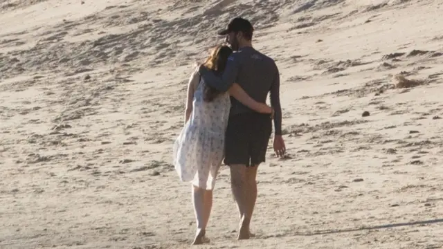 Dakota Johnson dan Chris Martin