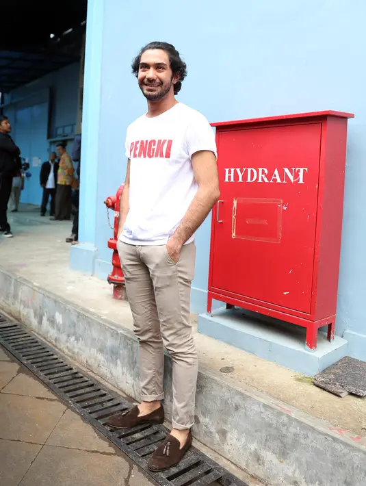 Bagi Pemeran Utama Pria Terbaik Festival Film Indonesia 2016 itu, bukan soal untung atau rugi. Melainkan sebagai artis utnuk memenuhi komitmen. (Nurwahyunan/Bintang.com)