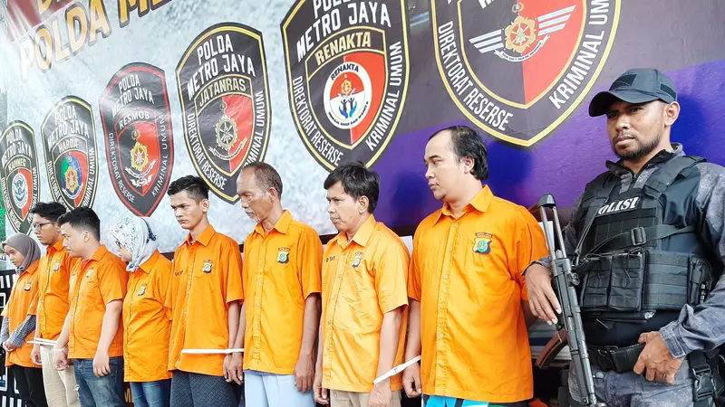 Polisi menangkap komplotan pembobol rekening Ilham Bintang