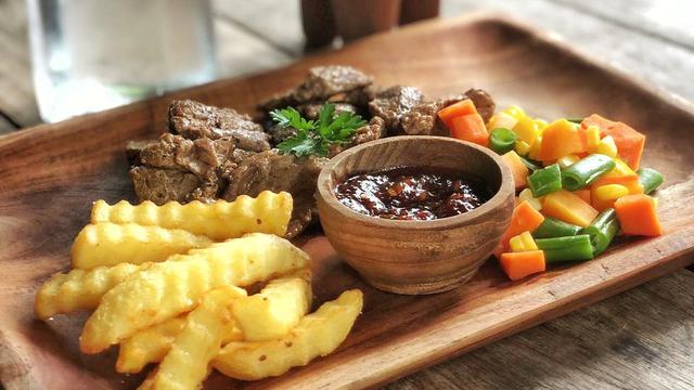 7 Resep Bistik Daging Sapi yang Empuk dan Juicy, Jadi Hidangan Favorit Keluarga