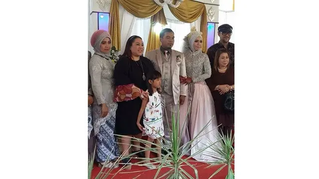 5 Momen Kedekatan Nunung dengan Asisten Kesayangan, Pernah Dibelikan Mobil