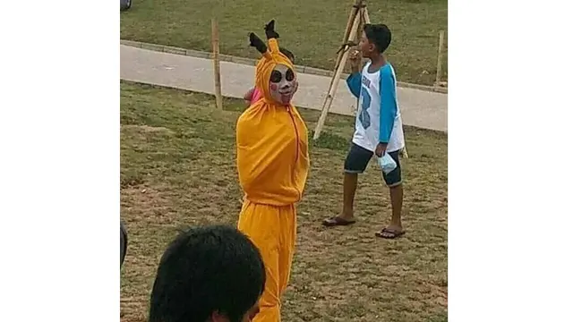 6 Potret Gagal Terlihat Seram di Siang Hari Ini Bikin Ketawa Geli