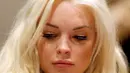 Lindsay Lohan merasa kesepian dan butuh teman. Hal ini disampaikan oleh seorang sopir taksi yang dikabarkan baru saja makan siang dengan Lindsay. (Bintang/EPA)