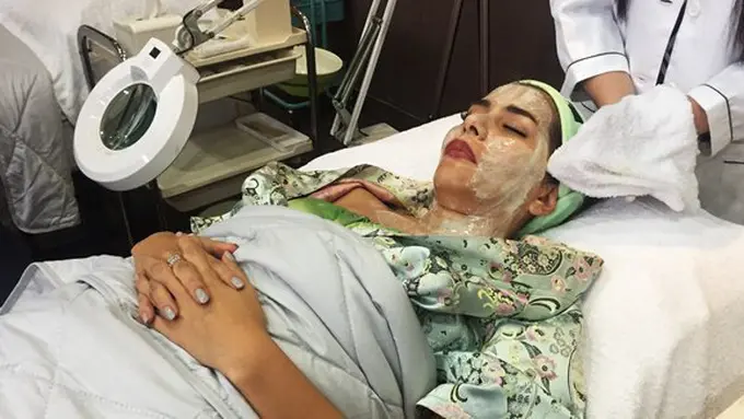 Untuk cantik memang butuh pengorbanan/copyright: Vemale.com