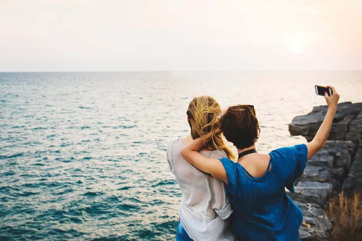 [bintang] So Sweet! 5 Shio Ini Jarang Bikin Bete Teman-temannya