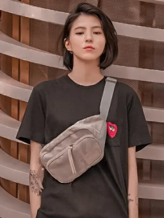 Berbeda dari penampilannya saat ini, ternyata dulu Han So Hee memiliki tato di lengannya. (Foto: Naver/channel-korea/koreaboo/jje)