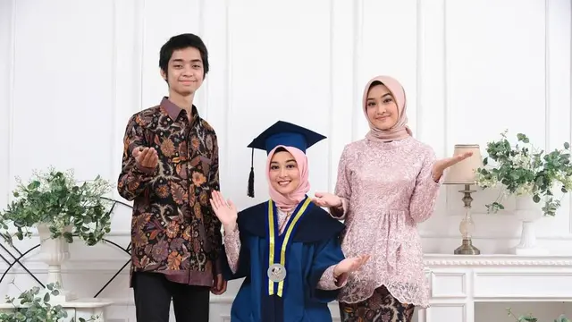 Fokus S3, Ini 6 Potret Maya Nabila Mahasiswi S3 Termuda ITB saat Wisuda S2