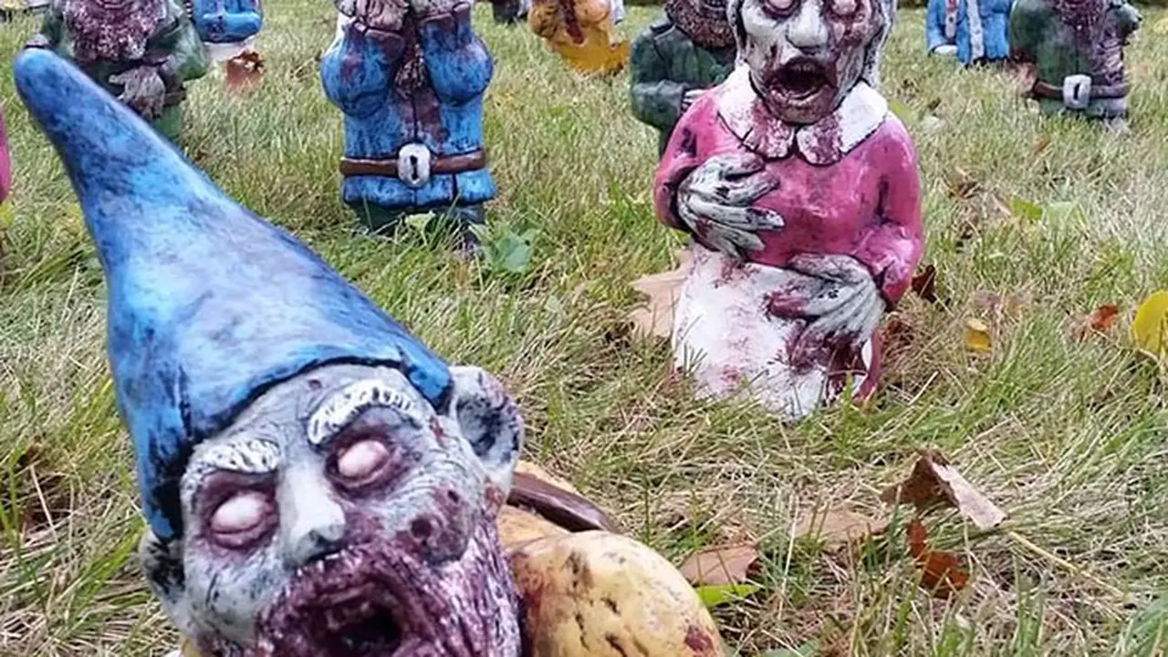 [Bintang] 10 Zombie Kurcaci Menggemaskan Penunggu Taman Rumah!