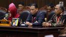 Ketua Bawaslu, Abhan saat mengikuti sidang pendahuluan sengketa hasil Pemilu Legislatif 2019 di gedung MK, Jakarta, Rabu (10/7/2019). Sidang tersebut beragendakan pemeriksaan pendahuluan terkait Perselisihan Hasil Pemilihan Umum DPR-DPRD Provinsi Sulawesi Barat. (Liputan6/Johan Tallo)