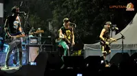 Total Fat Membuat Gemas Penonton Jakcloth