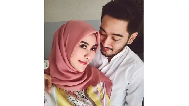 Umumkan Hamil Bayi Kembar, Begini Potret Kemesraan Syahnaz Sadiqah dan Jeje