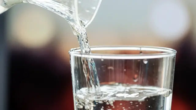 Minuman yang Menggunakan Air dari Tangki Pesawat