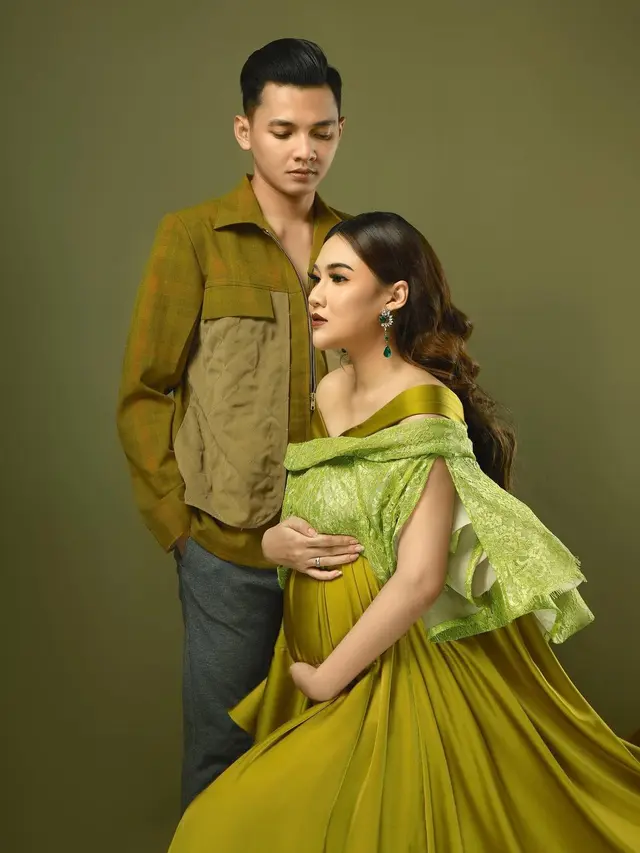 Melahirkan Anak Pertama, Ini 6 Potret Perjalanan Kehamilan Nella Kharisma