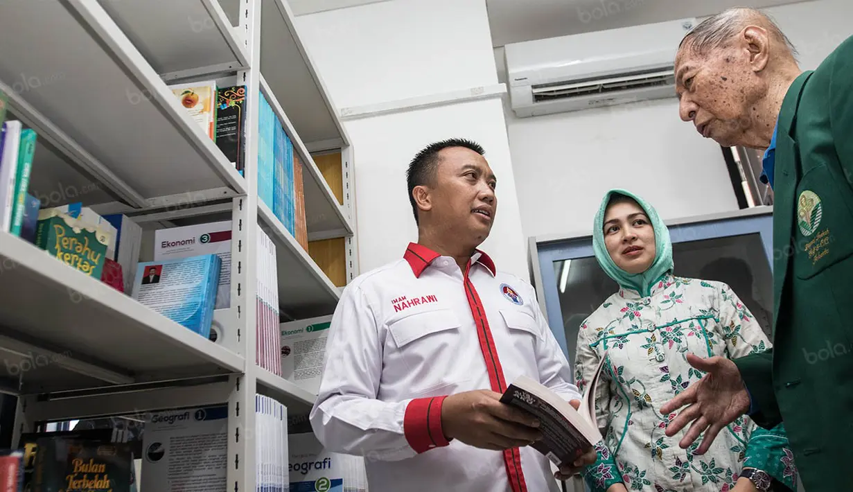 Suasana perpustakaan di GOR PB Jaya Raya. Nantinya asrama dengan tiga lantai ini selain melatih atlet menjadi pebulutangkis juga akan mengajarkan mereka pendidikan enterpreneur untuk bekal masa depannya. (Bola.com/Vitalis Yogi Trisna)
