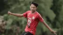 Penyerang anyar PSS Sleman, Riki Dwi Saputro mampu membuktikan dirinya sebagai pemain yang layak diperhitungkan oleh STY. Pemain 26 tahun itu berhasil menorehkan 2 gol dan 2 assist meski tak bermain penuh dalam tiga pertandingannya di BRI Liga 1 2021/22. (Dok. PSS Sleman)