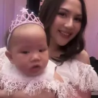 Gaya Serasi Jessica Mila dan Putrinya Cosplay Jadi Princess. [@destyanton28]