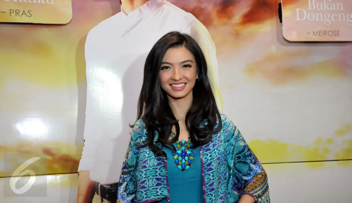 Artis cantik Raline Shah saat menghadiri press screening film terbarunya "Surga Yang Tak Dirindukan" di Jakarta, Selasa (7/7/2015). Film ini diadopsi dari novel yang berjudul sama Surga Yang Tak Dirindukan karya Asma Nadia. (Liputan6.com/Panji Diksana)