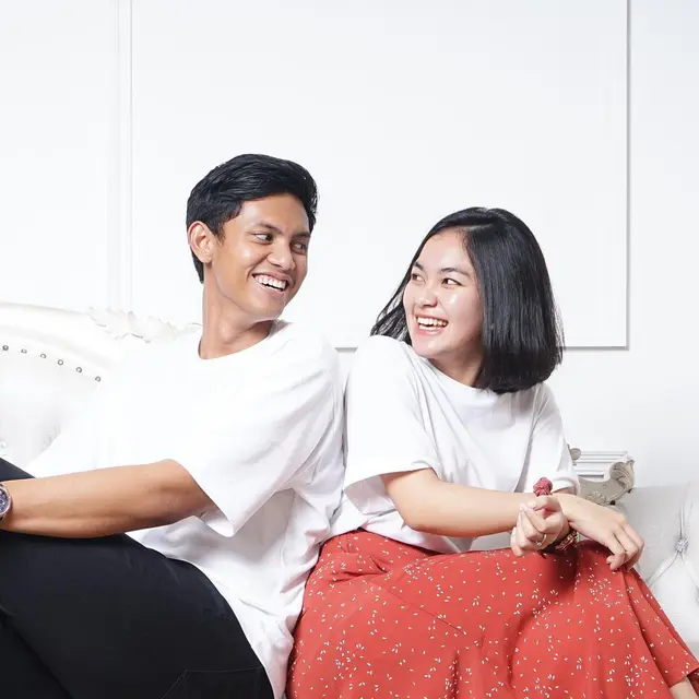 6 Momen Mesra Ibnu dan Lita Pakai Baju Senada, Pasangan Selebgram Hits