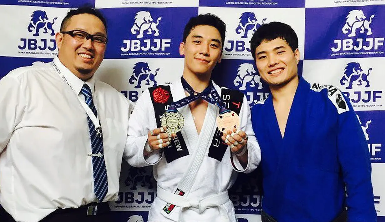 Selain punya wajah yang tampan, Seungri BigBang ternyata mahir Jiu-Jitsu. Bahkan ia berhasil membawa medali dalam pertandingan Jiu-Jitsu pada Juli 2017 lalu. (Foto: instagram.com/seungriseyo)