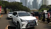 Mobil Prabowo tiba di kediaman SBY, Mega Kuningan, Jakarta. (Merdeka.com/Ahda Bayhaqi)