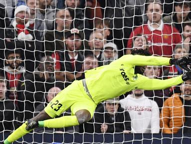 Sosok Francis Uzoho sukses menjadi momok bagi Setan Merah pada laga matchday 4 fase grup Liga Europa 2022/2023. Kiper Omonia Nicosia itu tercatat 12 kali melakukan penyelamatan. (AFP/Oli Scarff)