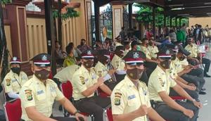 Diresmikan Rabu (2/2/2022), ini penampakan seragam baru satpam. (sumber: Twitter/ferry_suryo)