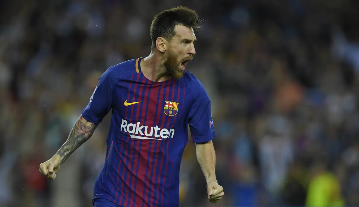 Bintang Barcelona, Lionel Messi, merayakan gol yang dicetaknya ke gawang Juventus pada laga Liga Champions di Stadion Camp Nou, Katalonia, Selasa (12/9/2012). Barcelona menang 3-0 atas Juventus. (AFP/Lluis Gene)