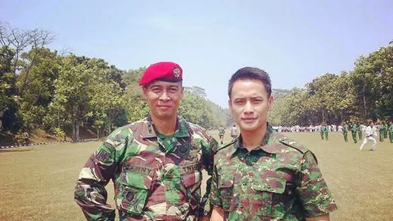 Choky Sitohang dan Brigjen TNI I Gusti Putu Danny Karya Nugraha (https://www.instagram.com/p/COGSKlABIpw/)