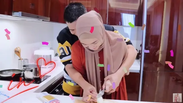 7 Momen Rezky Aditya Masak Buat Citra Kirana Ini Romantis