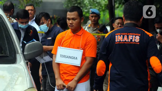 Anggota Densus 88 Bripda HS Jalani Rekonstruksi Pembunuhan Sopir Taksi Online