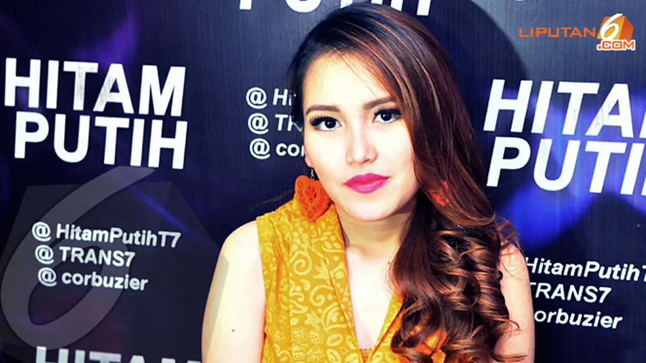 ayu-ting-ting-2-131113b.jpg