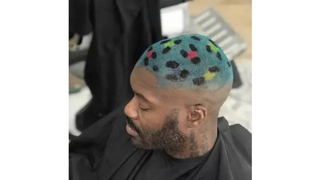 7 Gaya Rambut Tak Biasa Ini Nyeleneh Banget, Curi Perhatian