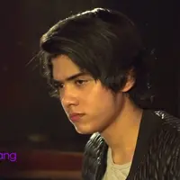 Memiliki kegiatan yang padat, membuat Aliando Syarief kurang beristirahat. Untuk menstabilkan badan agar tetap fit, Aliando mengkonsumsi buah dan sayur secara rutin.