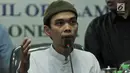 Ustaz Abdul Somad memberi keterangan pers usai pertemuan di Kantor MUI, Jakarta, Rabu (21/8/2019). Ustaz Abdul Somad diundang MUI untuk klarifikasi atau tabayyun video ceramahnya yang viral karena dianggap menghina salah satu agama. (merdeka.com/Iqbal S. Nugroho)