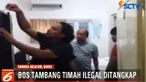 Dalam penggerebekan ini, polisi juga menyita satu koper dari kamar hotel berisi dokumen yang sudah kadaluarsa.