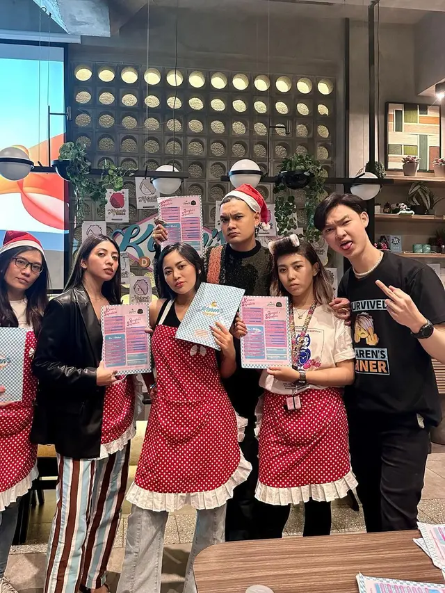Rachel Vennya Cosplay Jadi Pelayan Galak
