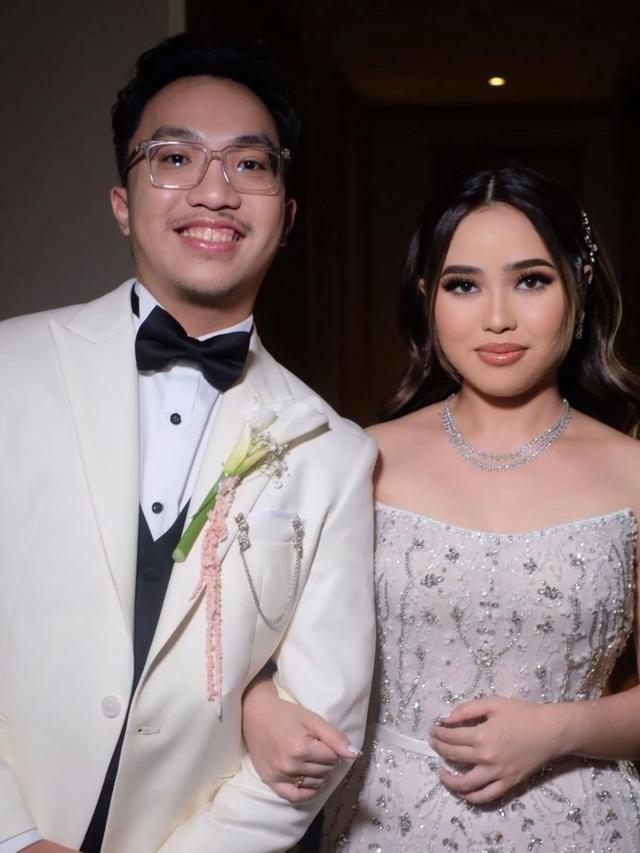 Potret Pernikahan Thalia Putri Semata Wayang Elma Theana. [@bennusorumba]