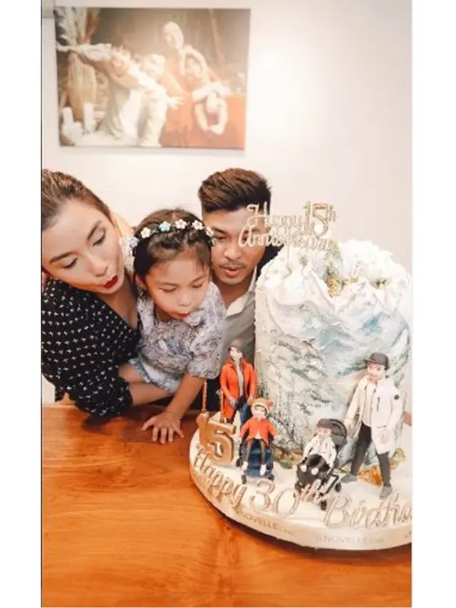 15 Tahun Bersama, Ini 6 Potret Anniversary Chelsea Olivia dan Glenn Alinskie