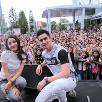 Verrel Bramasta dan Natasha Wilona di Meet and Great Siapa Takut Jatuh Cinta (Adrian Putra/Bintang.com)