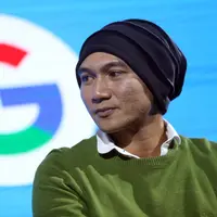 Sebagai public pigure, kehidupannya tak lepas dari perhatian media. Tidak hanya berita positif terkait kariernya, tapi juga tentang kehidupan pribadinya. Anji pernah merasakan menjadi bulan-bulanan media cetak dan online. (Nurwahyunan/Bintang.com)