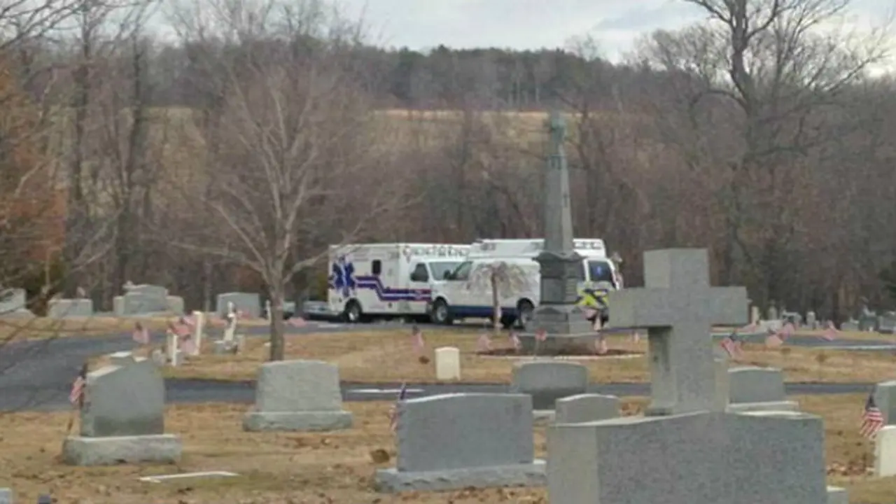 Menantu Tewas Tertimpa Nisan Makam Mertua