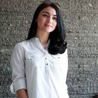 Citra Kirana pun dibantu oleh Ayah, Ibu dan kakaknya dalam mengurusi bisnis propertinya tersebut. (Deki Paryoga/Bintang.com)