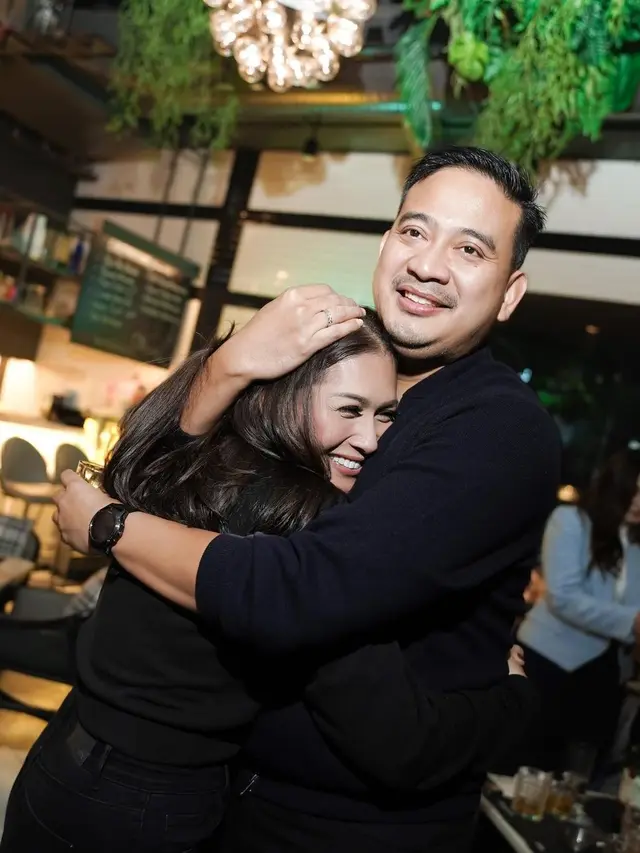 Anniversary Ke-2  Tata Janeeta dan Raden Brotoseno
