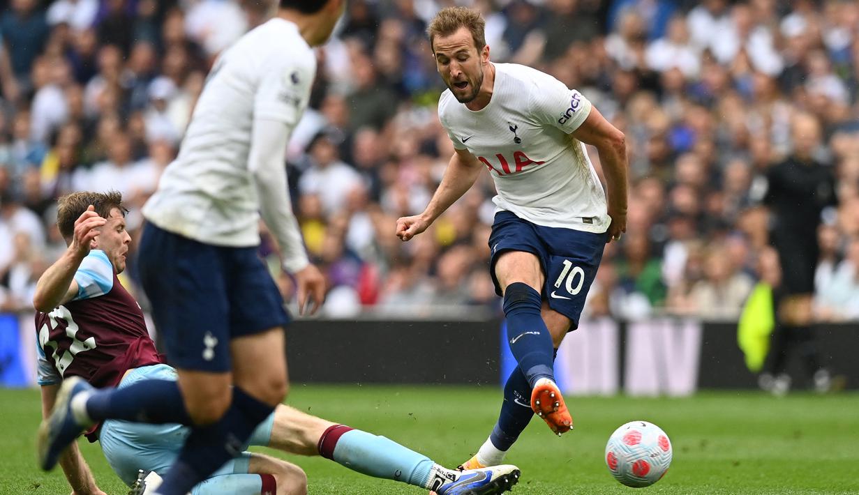 Harry Kane dkk total melepaskan 21 tembakan, namun hanya 8 di antaranya yang tepat sasaran. (AFP/Glyn Kirk)