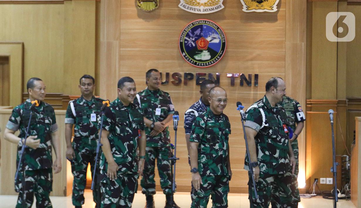 Mereka diduga menerima suap hingga Rp 88,3 miliar sejak 2021-2023 dari berbagai pihak. KPK juga menetapkan tiga pihak swasta sebagai tersangka. (Liputan6.com/Herman Zakharia)