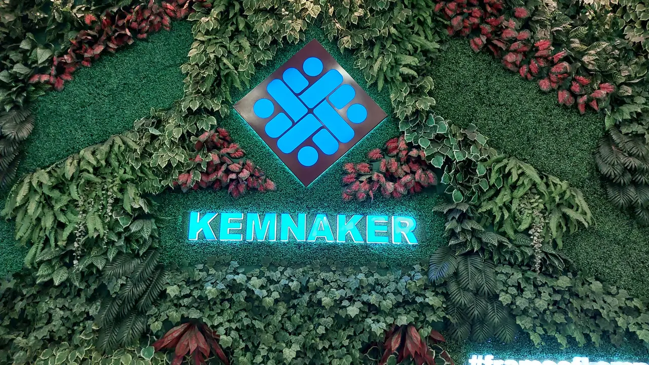 KPK Geledah Kantor Kemnaker Terkait Dugaan Korupsi Pelayanan Izin Tenaga Kerja Asing