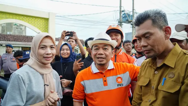 Anggota DPR Daerah Pemilihan (Dapil) Banten II Jazuli Juwaini mengunjungi masyarakat terdampak banjir di sejumlah titik wilayah Kabupaten Serang dan Kota Serang.